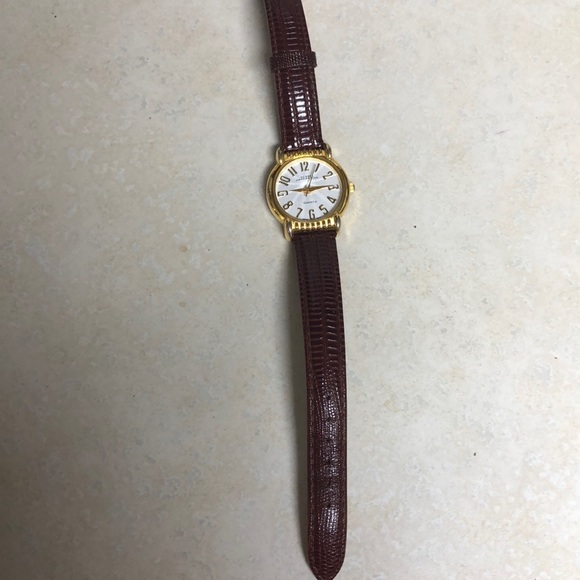 2 for $10 Gloria Vanderbilt women watch(works) - Picture 5 of 10